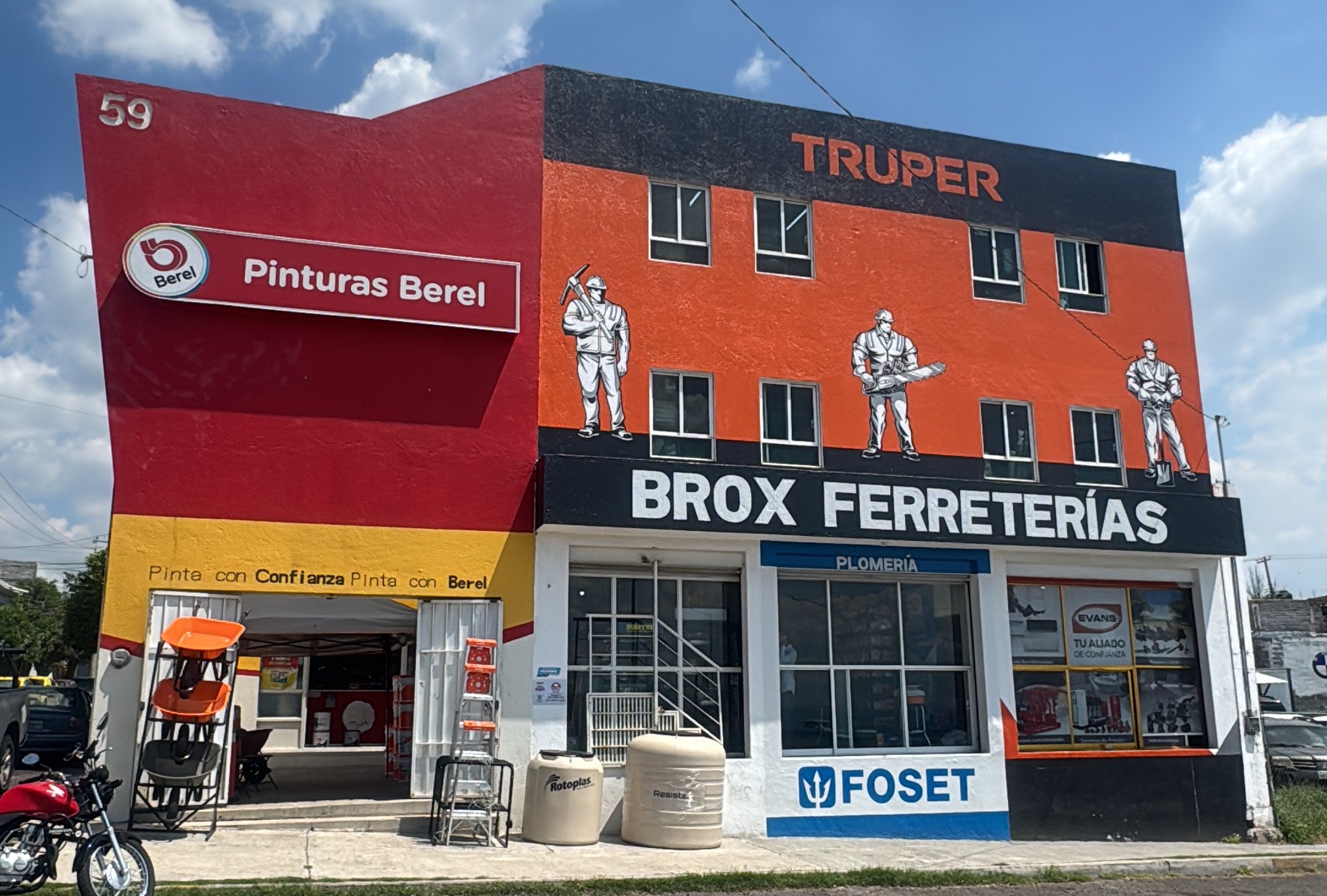 Tienda BROX Ferreterías, sección Pinturas Berel